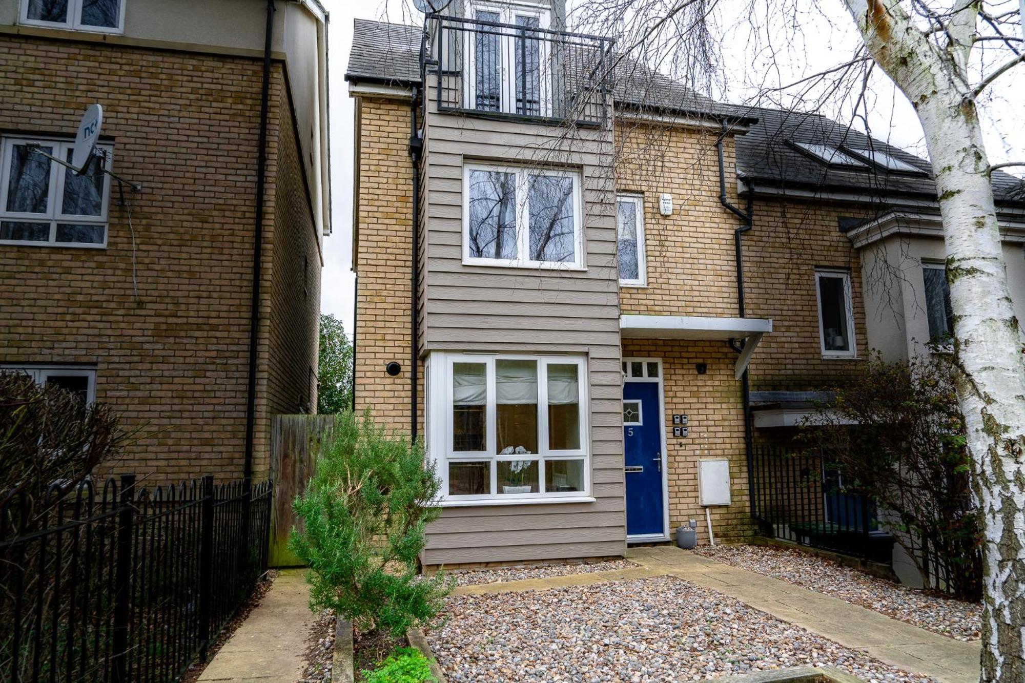 Entire 4 Bed Cosy Luxury Spacious House ハンティンドン エクステリア 写真